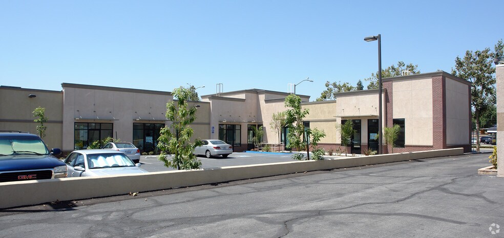 13085 Central Ave, Chino, CA à louer - Photo du bâtiment - Image 2 de 3