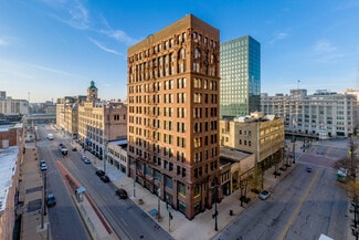 More details for 231 E Wisconsin Ave, Milwaukee, WI - Retail for Lease