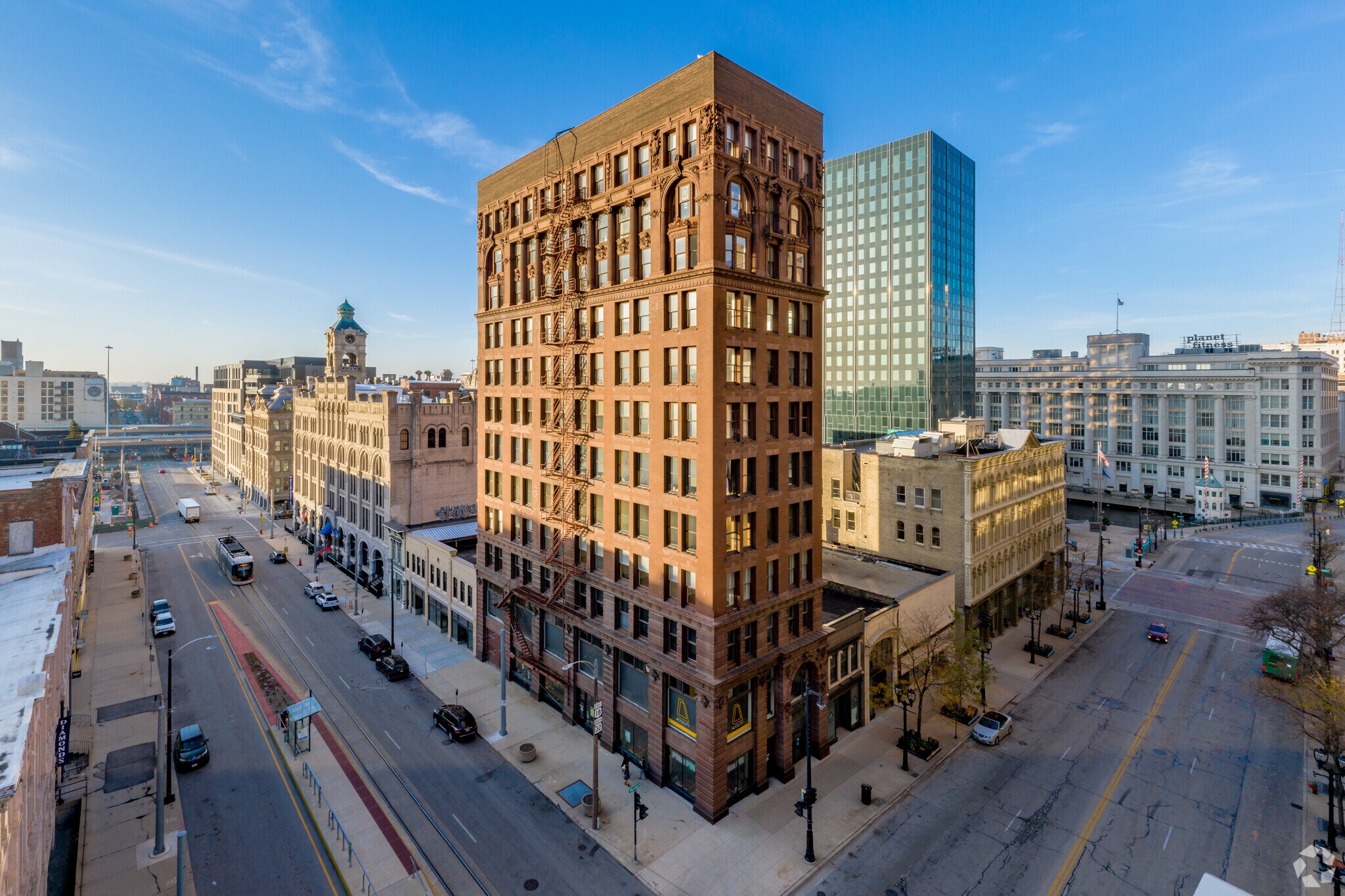 231 E Wisconsin Ave, Milwaukee, WI for lease Building Photo- Image 1 of 8