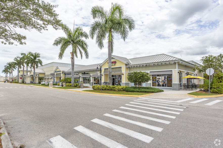 3015 SW Pine Island Rd, Cape Coral, FL for lease - Primary Photo - Image 1 of 10