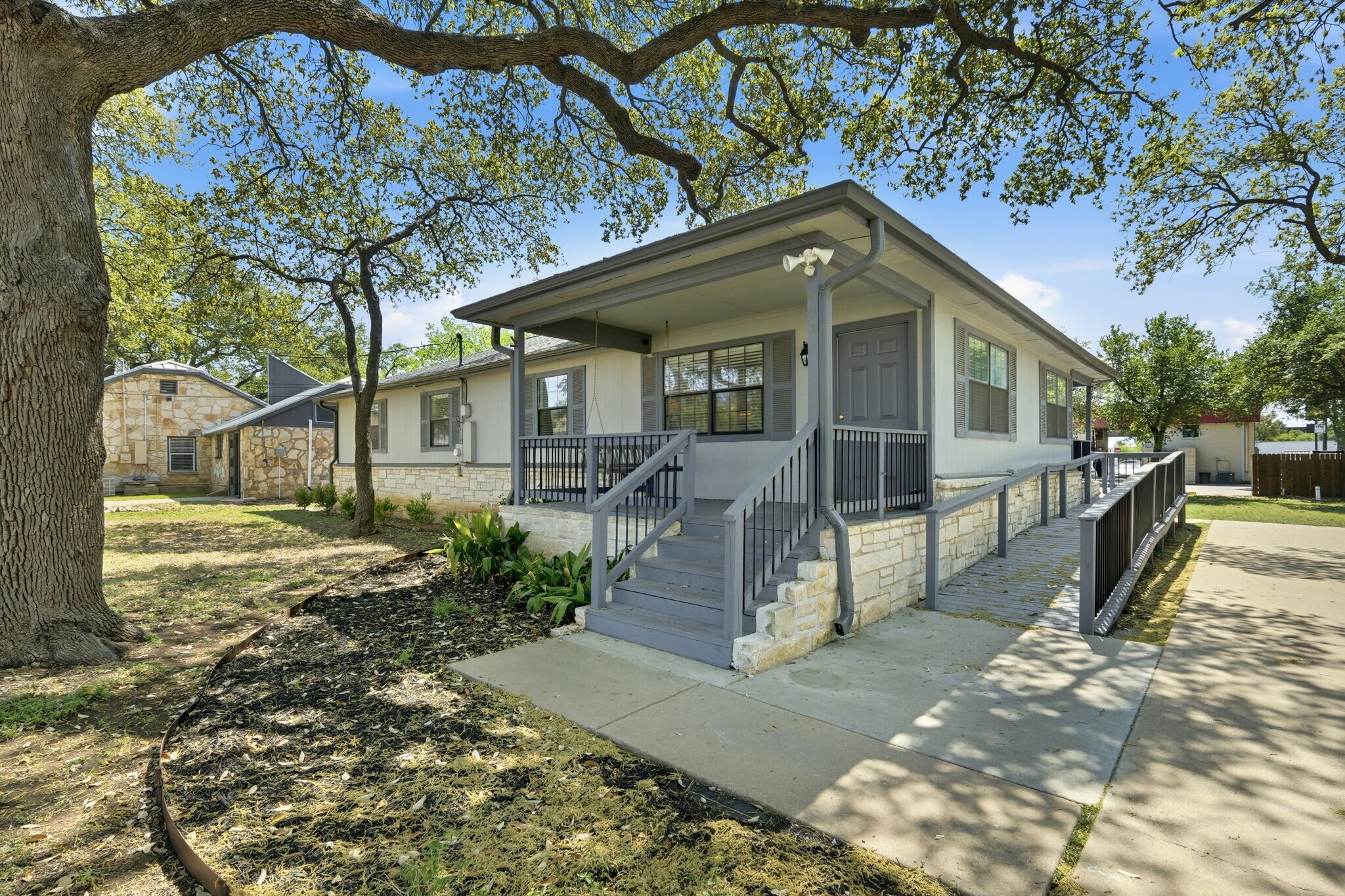 403 W Anderson Ave, Round Rock, TX à vendre Photo principale- Image 1 de 17