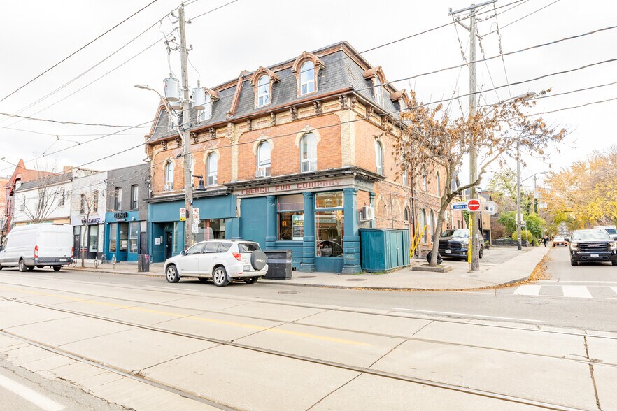 1267 Queen St W, Toronto, ON for lease - Primary Photo - Image 1 of 52