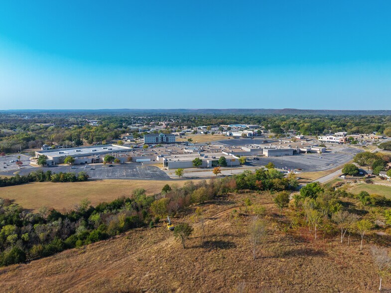 2350 SE Washington Blvd, Bartlesville, OK à louer - Photo du bâtiment - Image 3 de 3