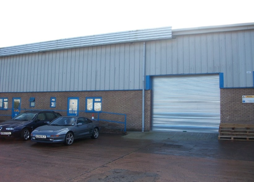 5 Cornishway N, Taunton for lease - Building Photo - Image 2 of 5