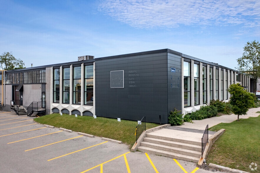 885 Caledonia Rd, Toronto, ON for lease - Building Photo - Image 1 of 7