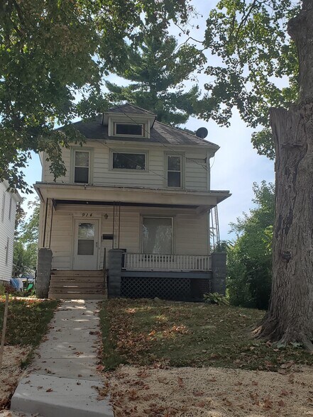 Freeport IL portfolio of 7 properties for sale on LoopNet.ca - Primary Photo - Image 1 of 7