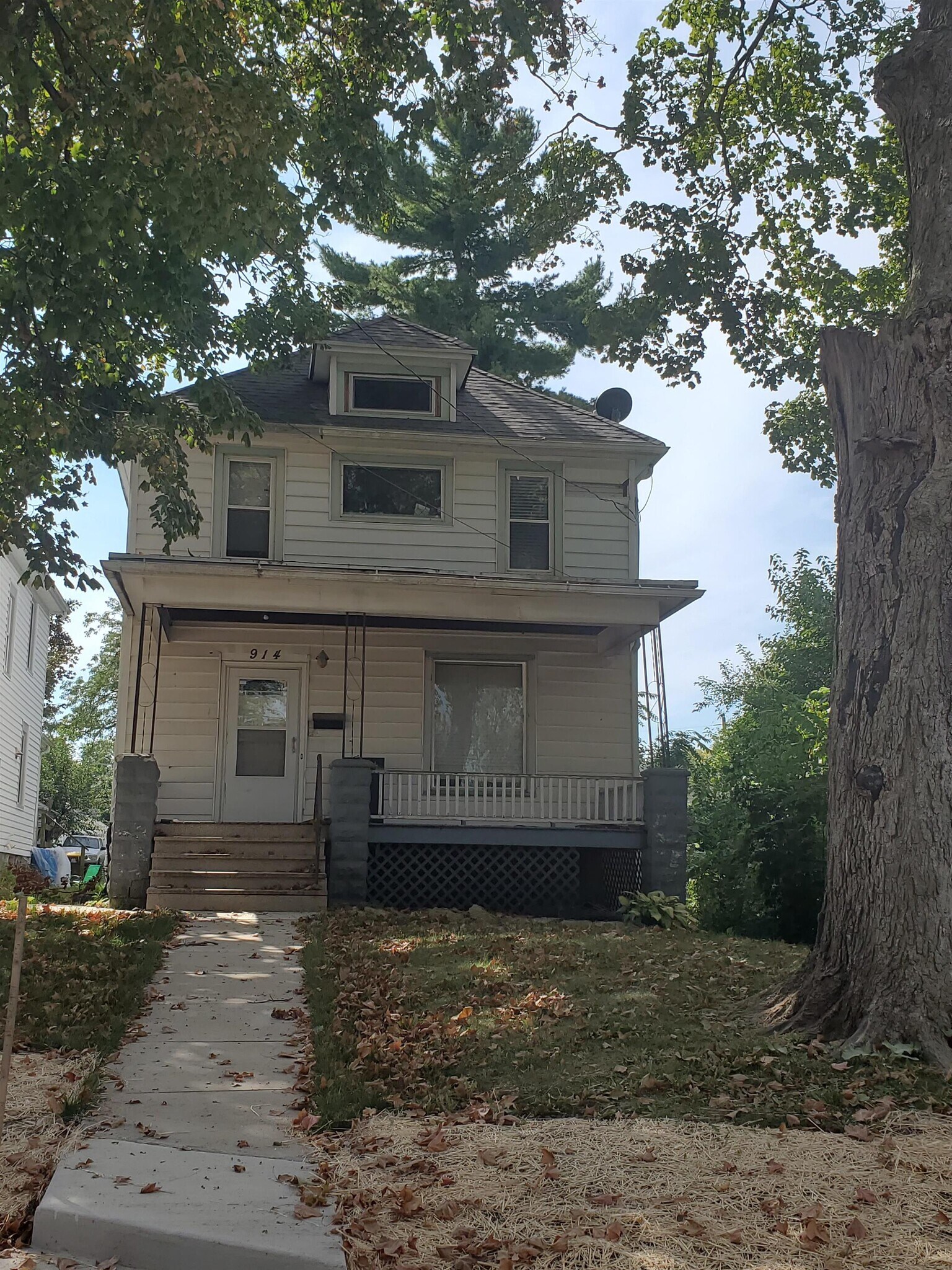 Freeport IL portfolio of 7 properties for sale on LoopNet.ca Primary Photo- Image 1 of 8