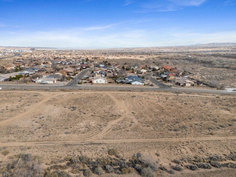 2801 Willow Creek NE St, Rio Rancho, NM à vendre - Photo du bâtiment - Image 2 de 25