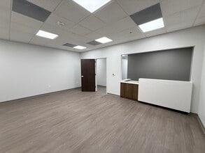 146 Medical Park Rd, Mooresville, NC for lease Interior Photo- Image 2 of 14