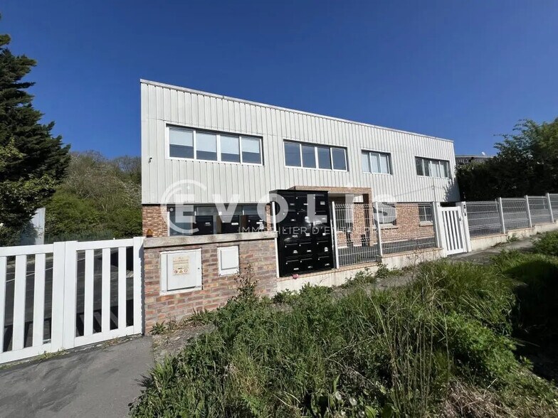 Bureau dans Neuilly-sur-Marne à louer - Photo du bâtiment - Image 1 de 8