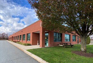 Plus de détails pour 24 Albion Rd, Lincoln, RI - Bureau, Industriel à louer