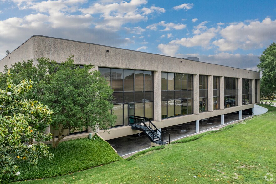 7211 Regency Square Blvd, Houston, TX à louer - Photo du bâtiment - Image 3 de 8