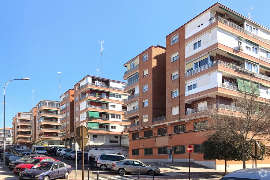 Multifamily in Alcorcón, Madrid for sale - Primary Photo - Image 1 of 3
