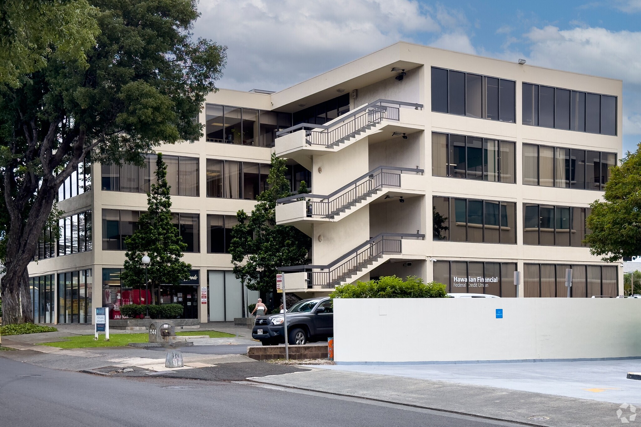 1144 10th Ave, Honolulu, HI for lease Primary Photo- Image 1 of 7