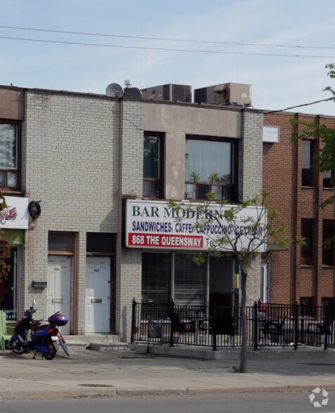 868-872 The Queensway, Toronto, ON for sale - Primary Photo - Image 1 of 1