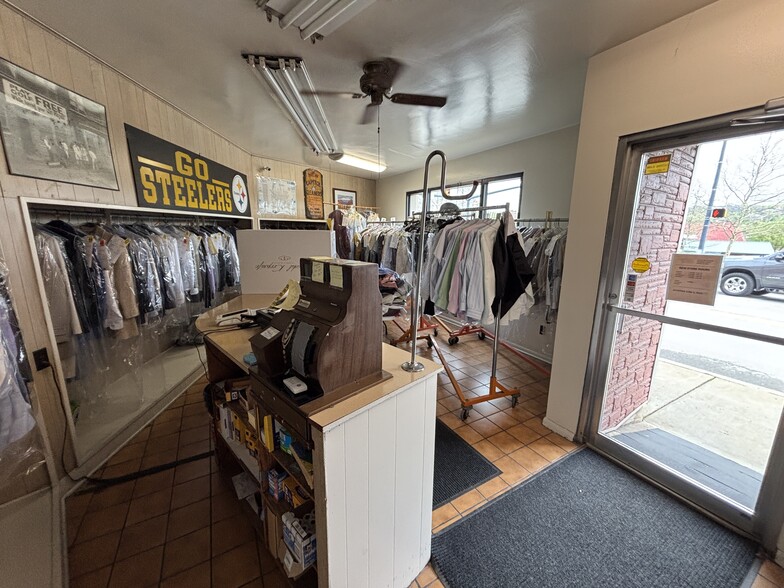 304 Center Ave, Butler, PA for sale - Interior Photo - Image 2 of 8
