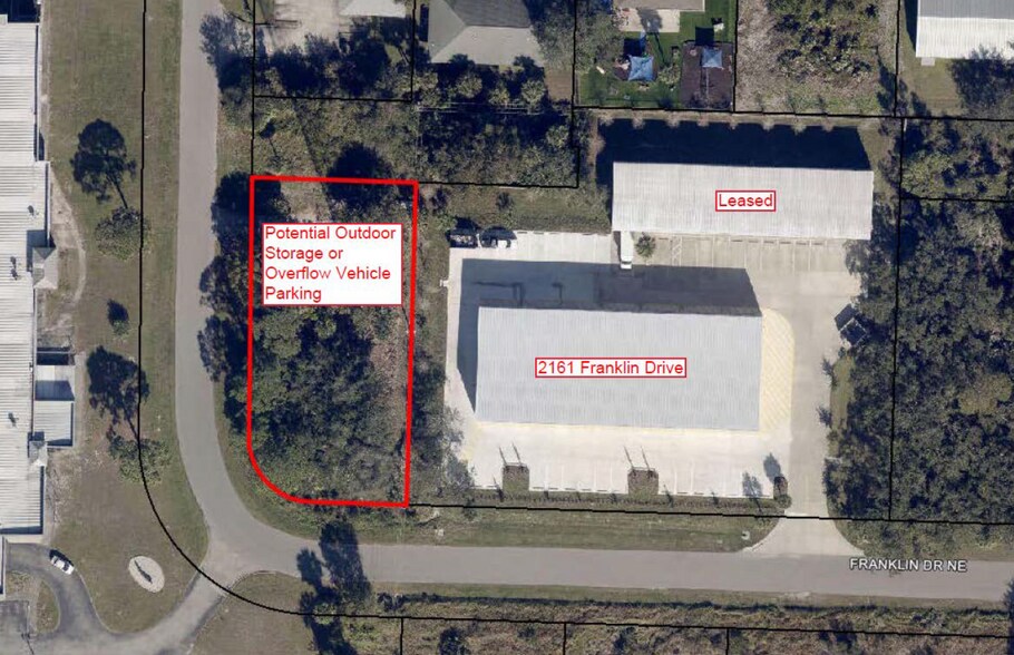2161 Franklin Drive NE, Palm Bay, FL à louer - Photo du bâtiment - Image 3 de 6