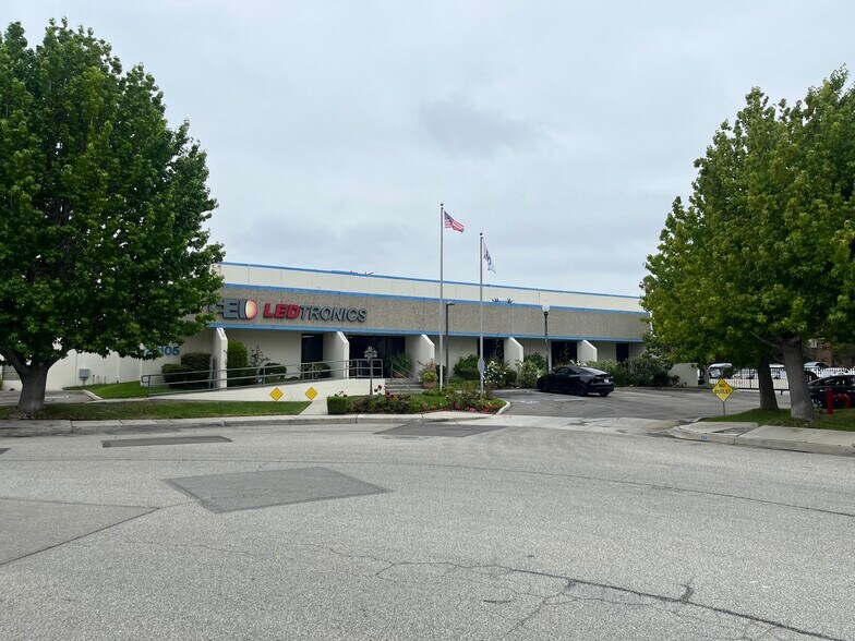 23105 Kashiwa Ct, Torrance, CA à vendre - Photo du bâtiment - Image 2 de 9