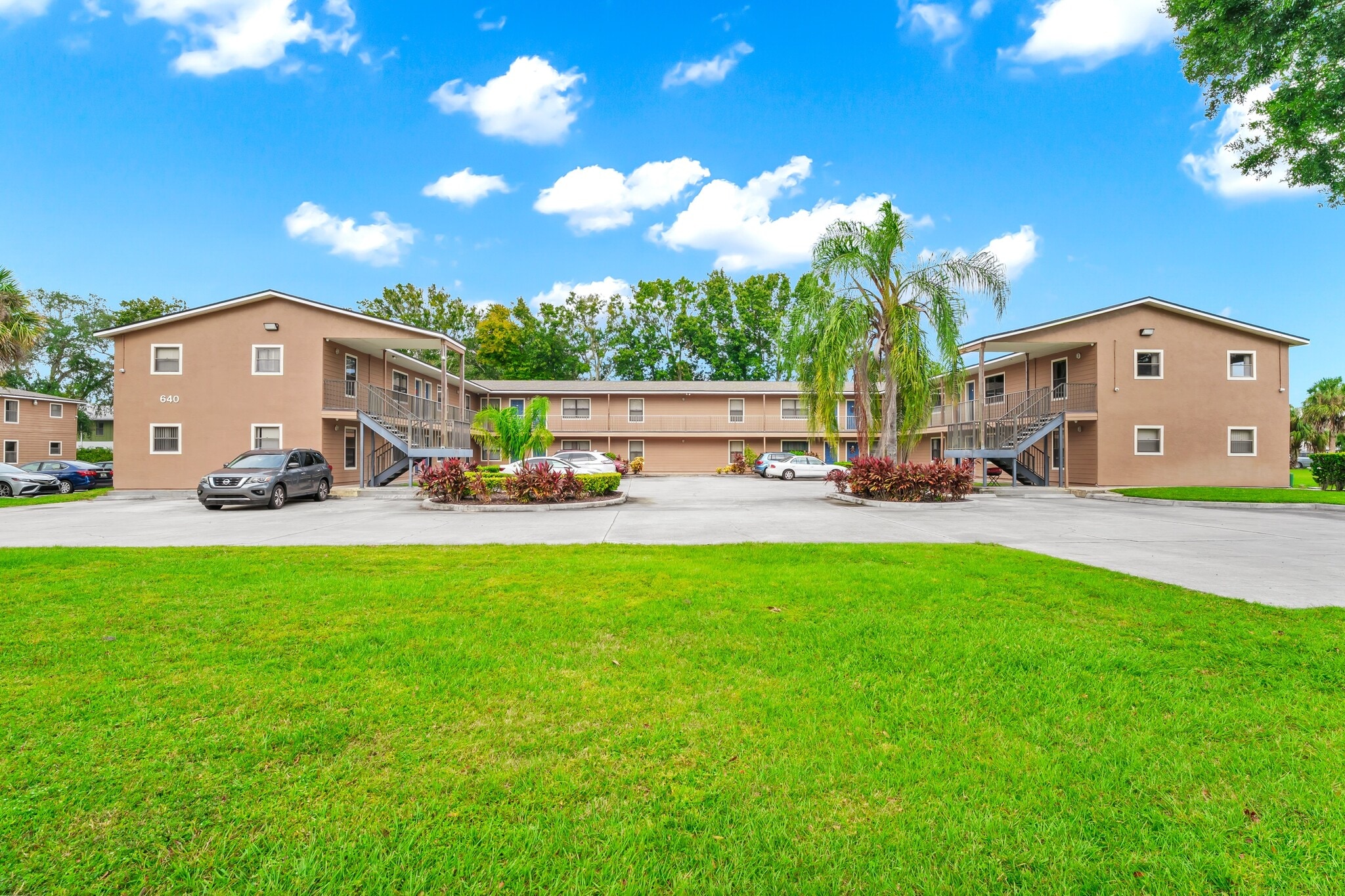 640 8th St, Holly Hill, FL for sale Primary Photo- Image 1 of 13