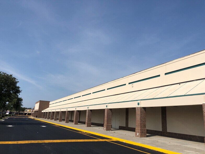 1403 N Kings Hwy, Myrtle Beach, SC à louer - Photo principale - Image 3 de 13