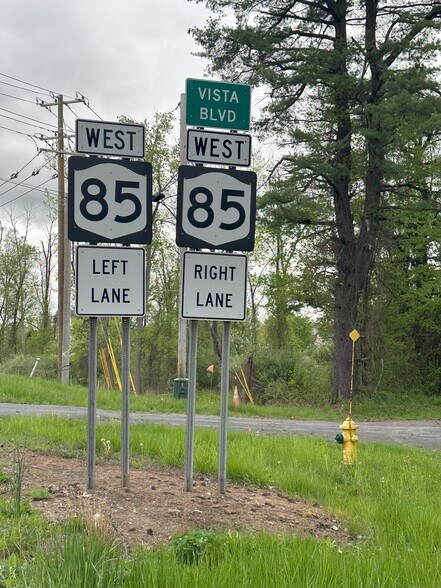 457 NY-85, Slingerlands, NY à louer - Photo principale - Image 1 de 3