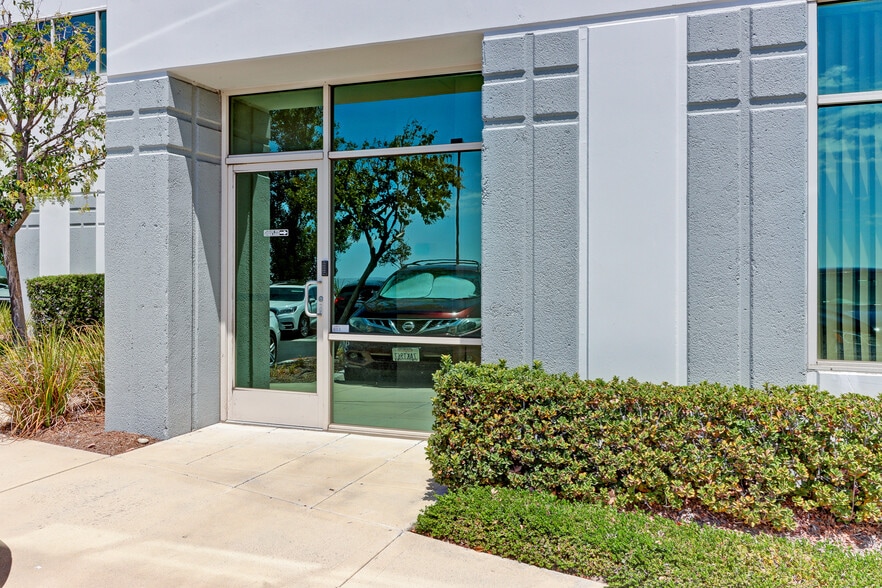 27156 Burbank, Foothill Ranch, CA for sale - Building Photo - Image 2 of 4