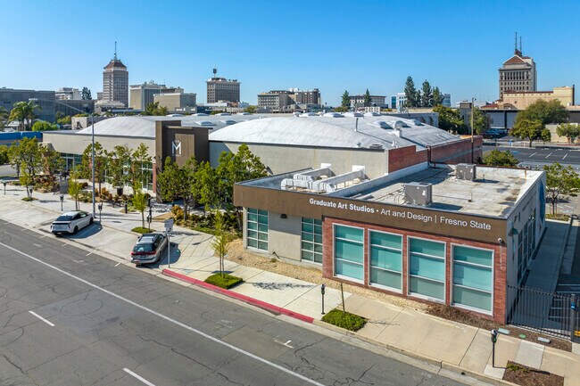 Plus de détails pour 1419 M St, Fresno, CA - Bureau à louer