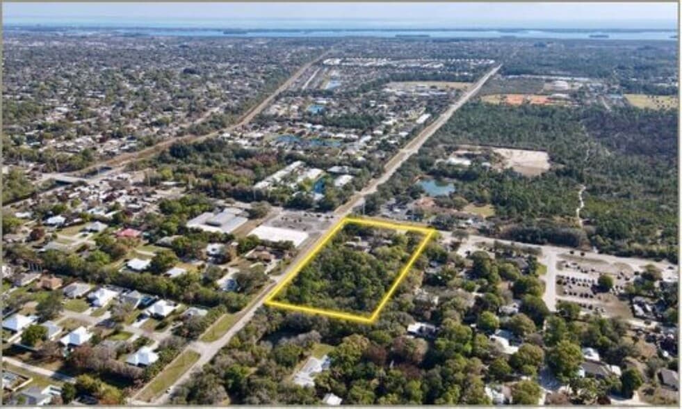 505 27th Ave SW, Vero Beach, FL for sale - Building Photo - Image 2 of 6
