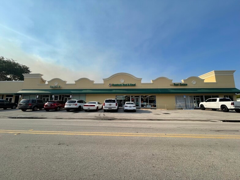 1817-1847 NE 25th St, Lighthouse Point, FL for lease - Building Photo - Image 1 of 4