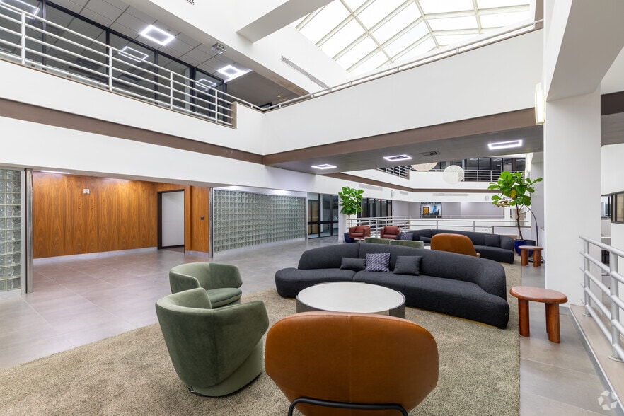 23 Orchard Rd, Skillman, NJ for lease - Interior Photo - Image 3 of 28