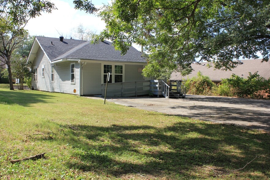 1292 N Highland Ave, Jackson, TN for lease - Building Photo - Image 3 of 29