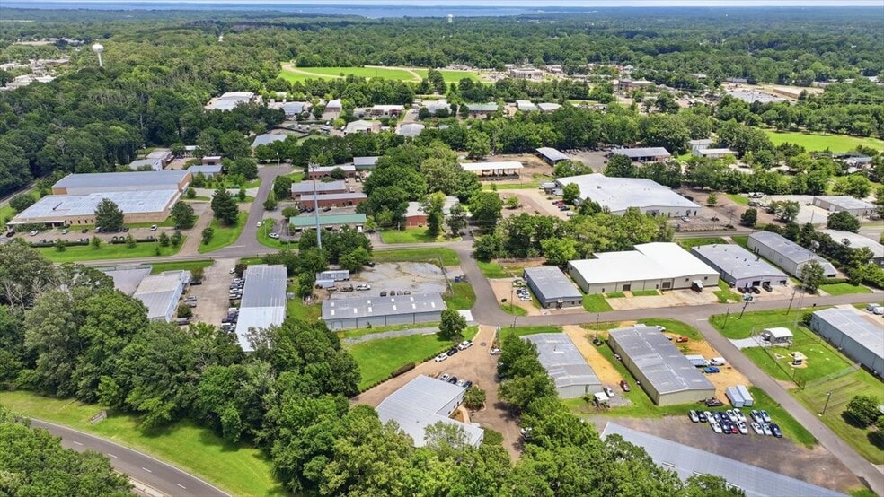 219 Industrial Dr, Ridgeland, MS for lease - Building Photo - Image 2 of 16