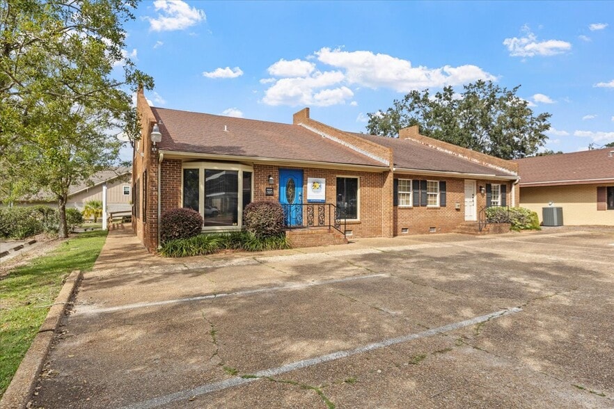 235-237 John Knox Rd, Tallahassee, FL à vendre - Photo du bâtiment - Image 2 de 54