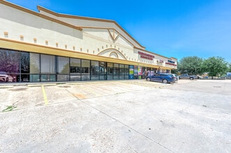 8530 S Braeswood Blvd, Houston, TX à louer Photo intérieure- Image 2 de 48