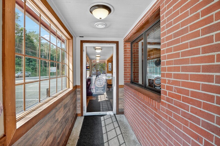 550 McKeesport Rd, Elizabeth, PA à vendre - Photo du bâtiment - Image 2 de 67