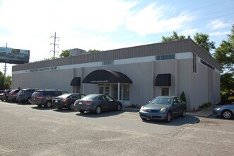 163 Stratford Ct, Winston-Salem, NC for lease Building Photo- Image 2 of 8