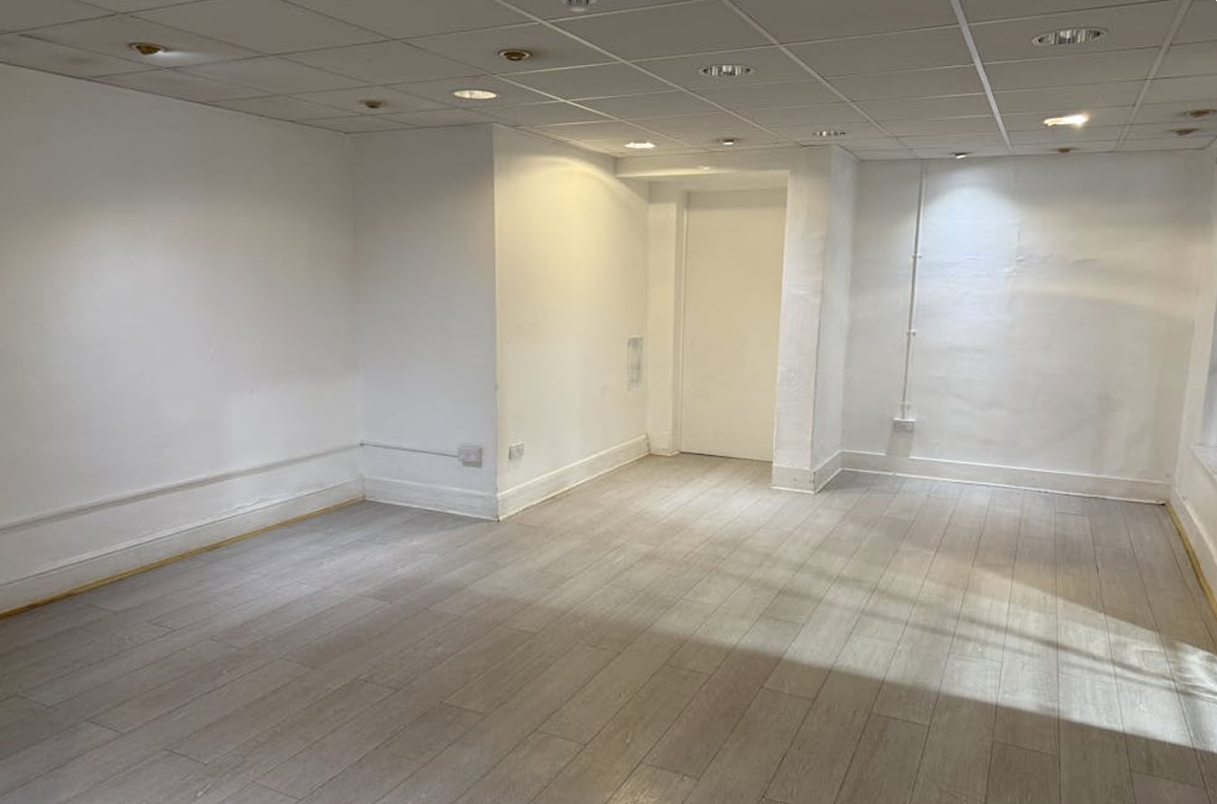 12-14 High St, Petersfield à louer Photo intérieure- Image 1 de 5