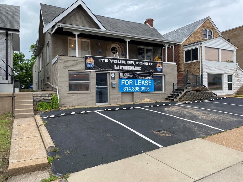 2015 S Big Bend Blvd, Saint Louis, MO à louer - Photo du bâtiment - Image 2 de 5