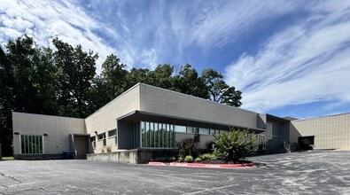 2601 N Walton Blvd, Bentonville, AR for lease Interior Photo- Image 1 of 30