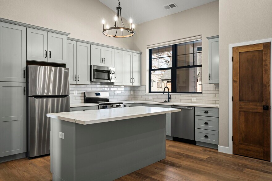 734 Tahoe St, Reno, NV à vendre - Photo intérieure - Image 1 de 45