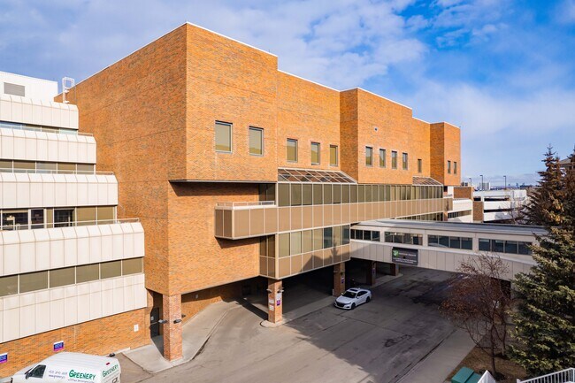 Plus de détails pour 8500 Macleod Trl SE, Calgary, AB - Bureau à louer