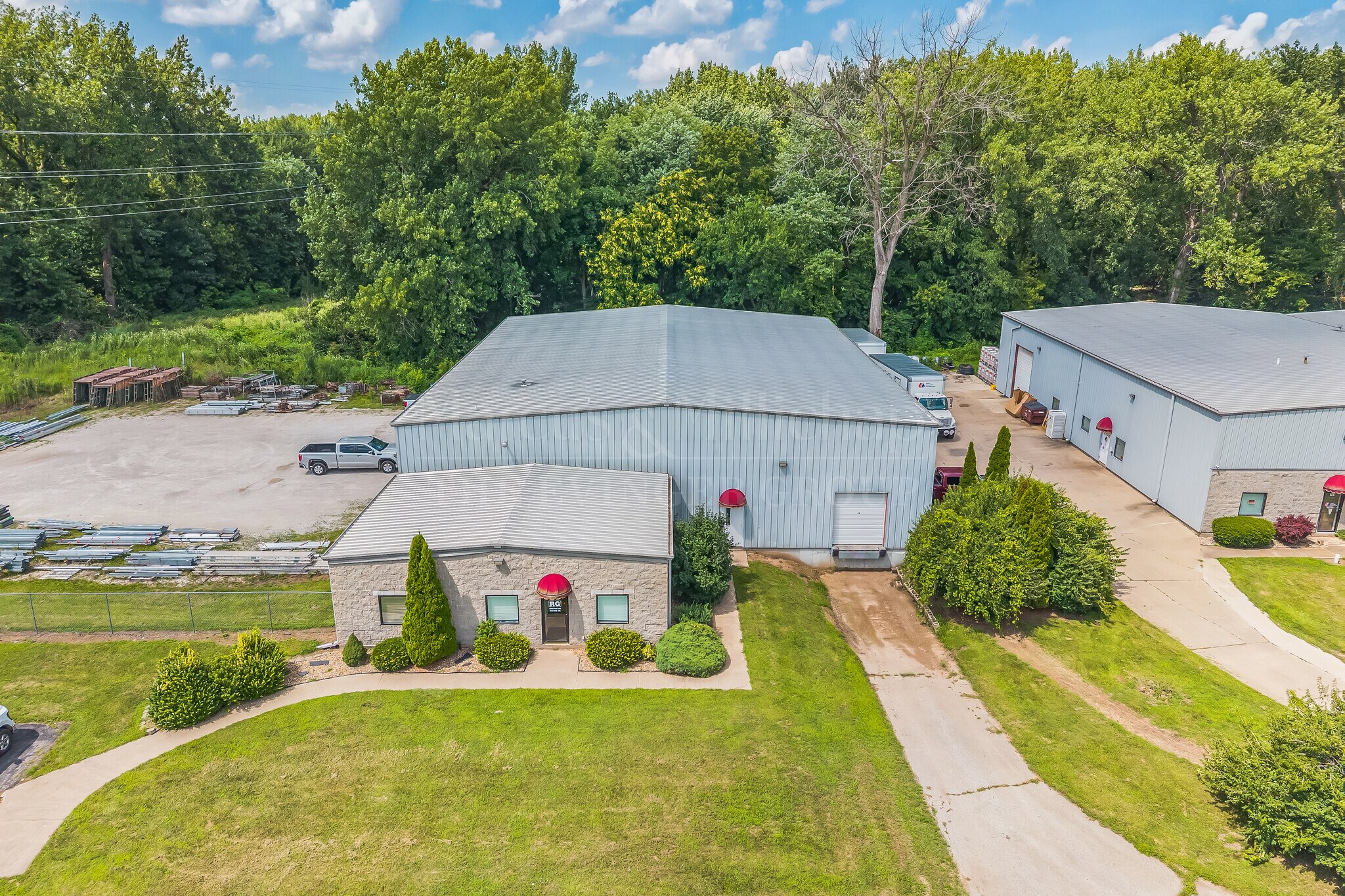 148 Thunderbird Ln, East Peoria, IL for sale Primary Photo- Image 1 of 2