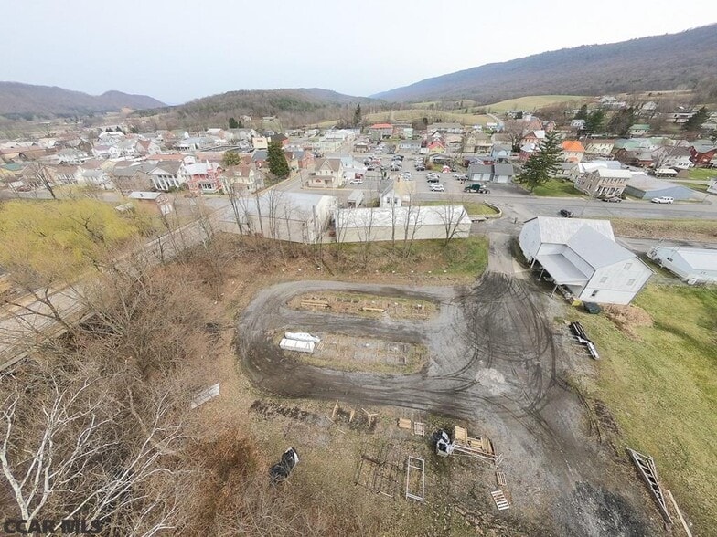 518 Water St, Orbisonia, PA for sale - Building Photo - Image 2 of 37