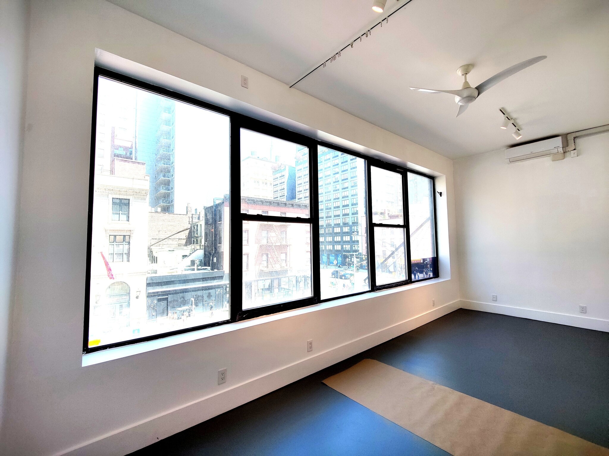 206 W 23rd St, New York, NY for lease Interior Photo- Image 1 of 9