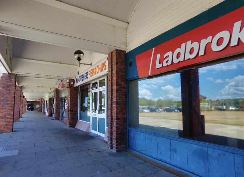 Culliford Cres, Poole for lease - Building Photo - Image 2 of 2