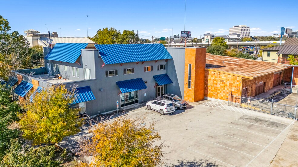 902 Brooklyn Ave, San Antonio, TX à louer - Photo du bâtiment - Image 2 de 6