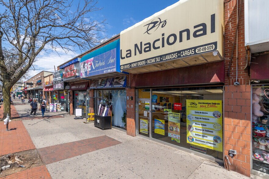 3531 Junction Blvd, Corona, NY à vendre - Photo principale - Image 1 de 11