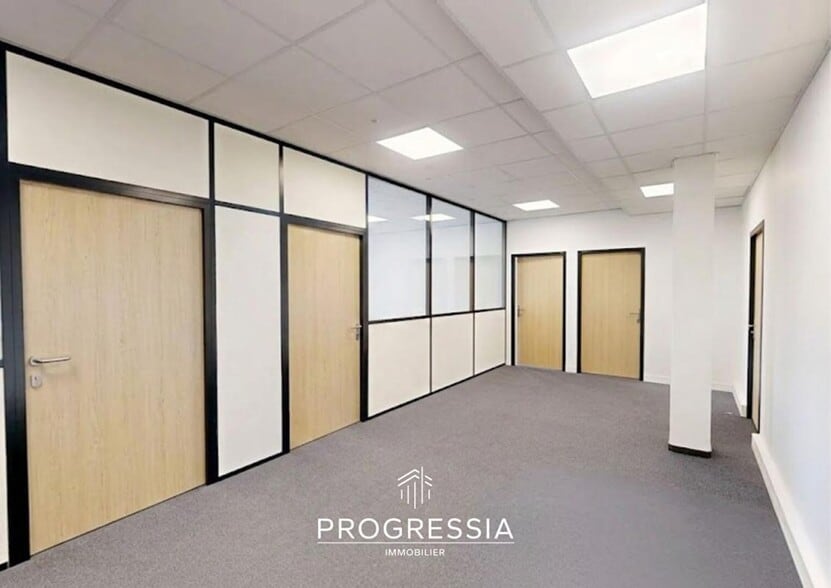Office in Le Havre for lease - Interior Photo - Image 3 of 8