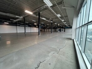 253-01 Rockaway Blvd, Rosedale, NY à louer Photo intérieure- Image 2 de 10