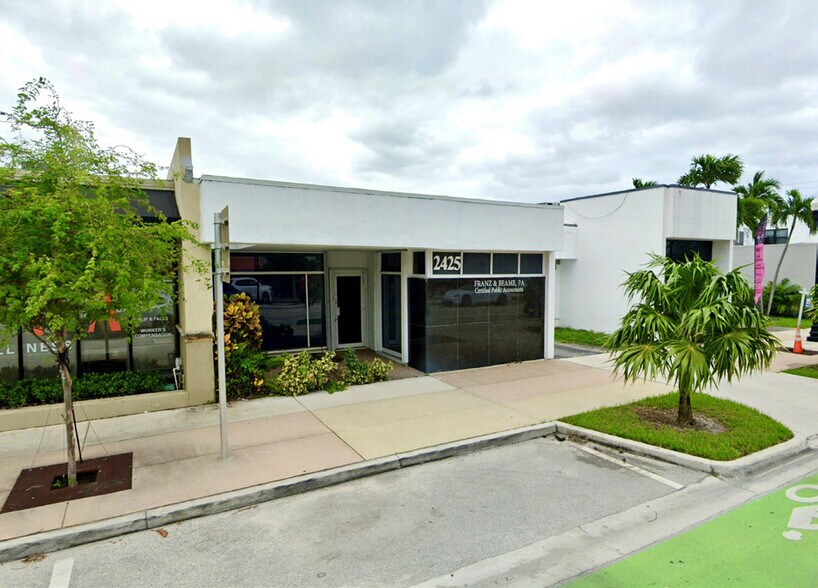 2425 Hollywood Blvd, Hollywood, FL à vendre - Photo du bâtiment - Image 2 de 17